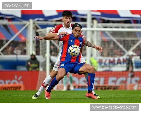 飓风绿茵场足球对抗赛八强突围战